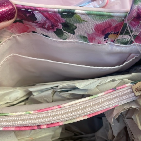 Christian Siriano Floral 🌸Crossbody/Handbag W/Matching Wallet.NWT🔺FIRM🔺 - Picture 9 of 13